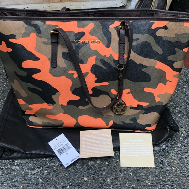 Michael kors camo on sale purse