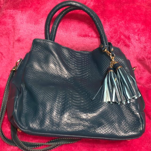 Guy Laroche Hobo Bag, Women's Fashion, Bags & Wallets, Purses & Pouches on  Carousell