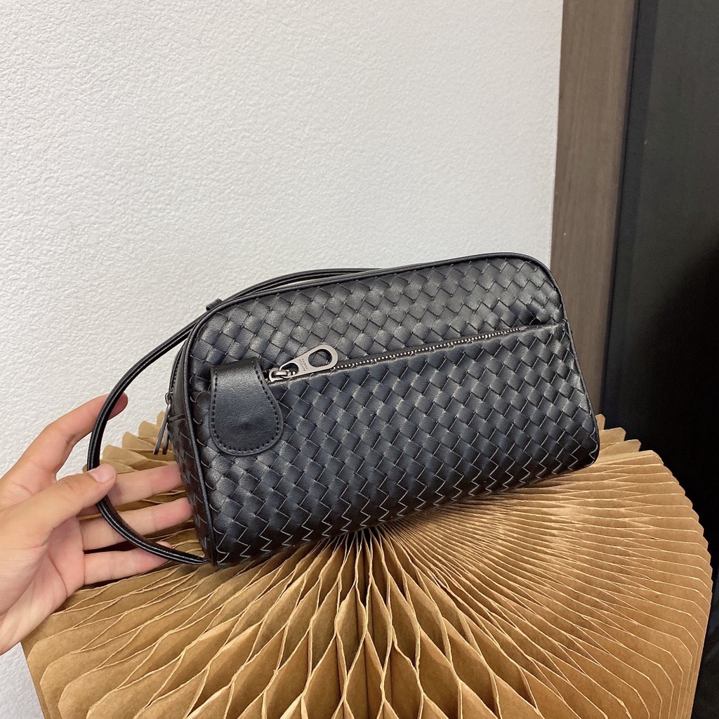 Bottega veneta envelope online clutch