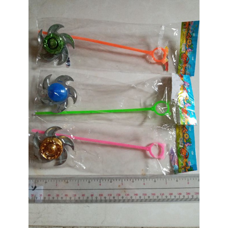 Small beyblade hot sale toys