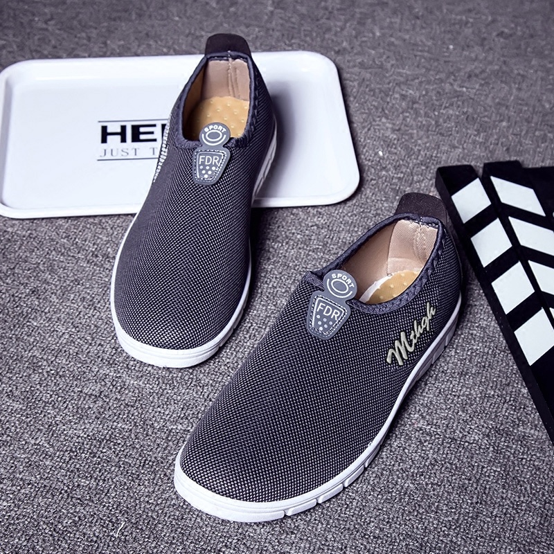 Men's Classic Slip On Casual Shoes Korean Outdoor Shoes Low Cut