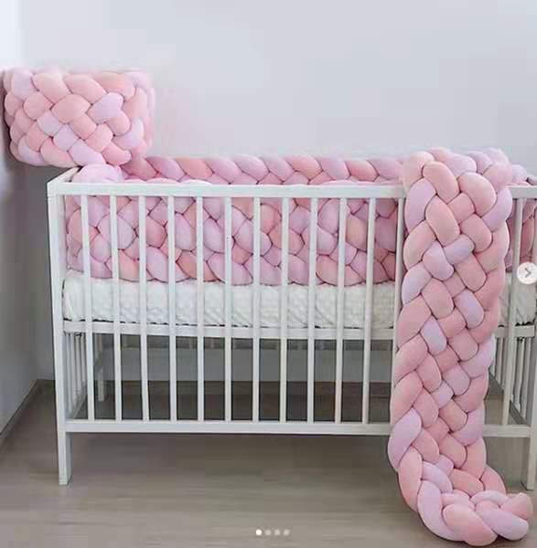 Pattern for outlet braided crib bumper