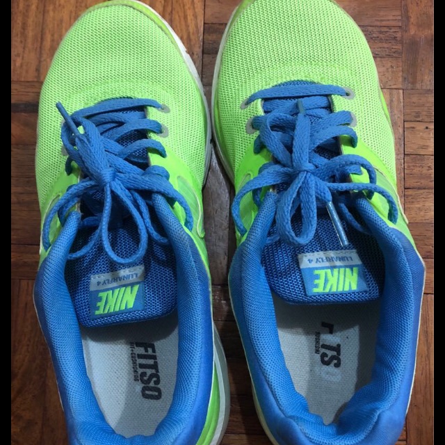 Nike blue and 2025 neon green shoes