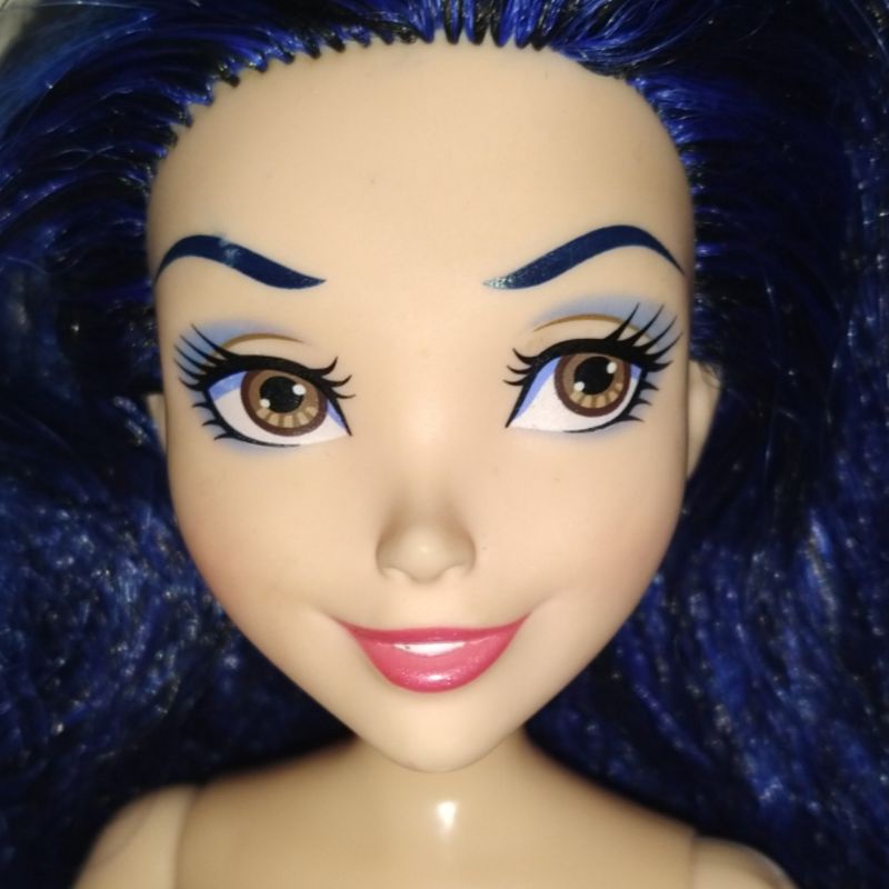 Disney Descendants Doll - Evie (Preloved) | Shopee Philippines