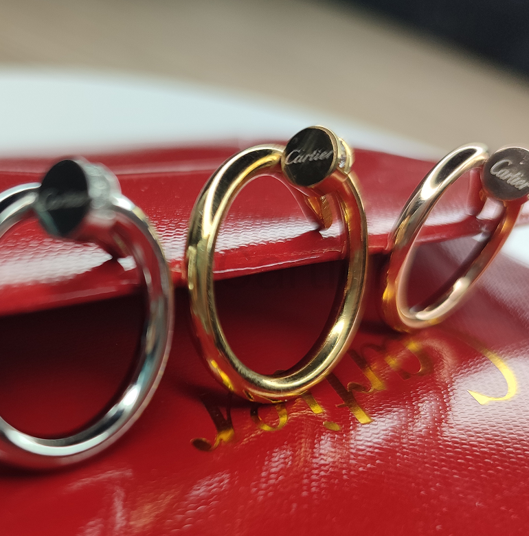 Cartier nail ring gold hotsell