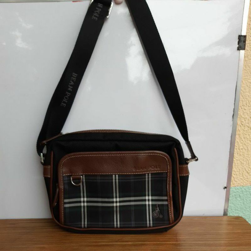 Sling bag store bean pole