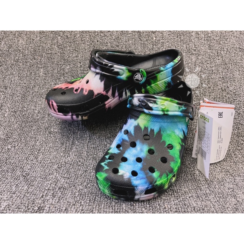 Crocs tie dye discount mens