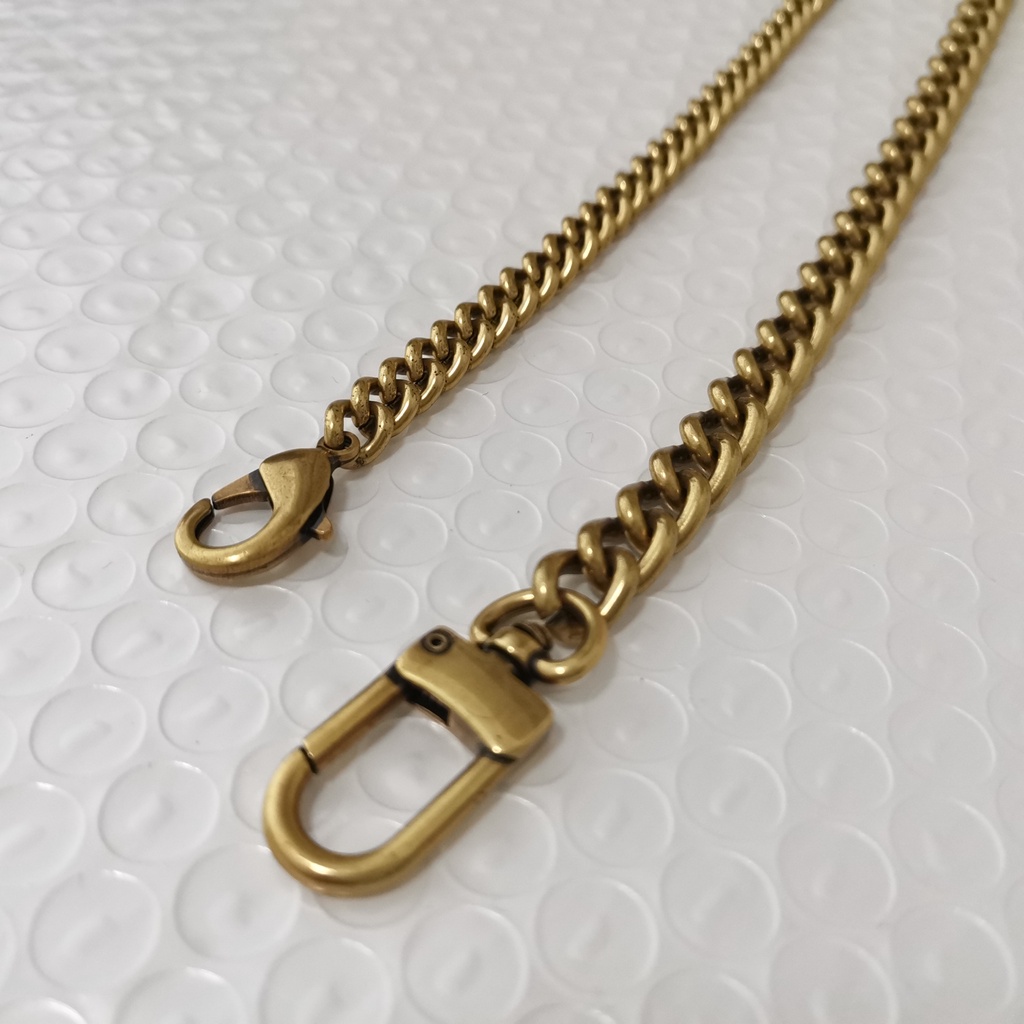 Gold chain 2024 shoulder strap