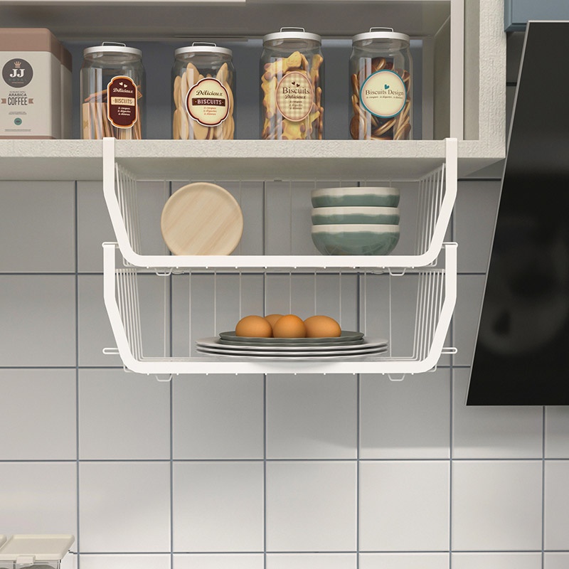 Under the clapboard hanging basket Kitchen under the hanging