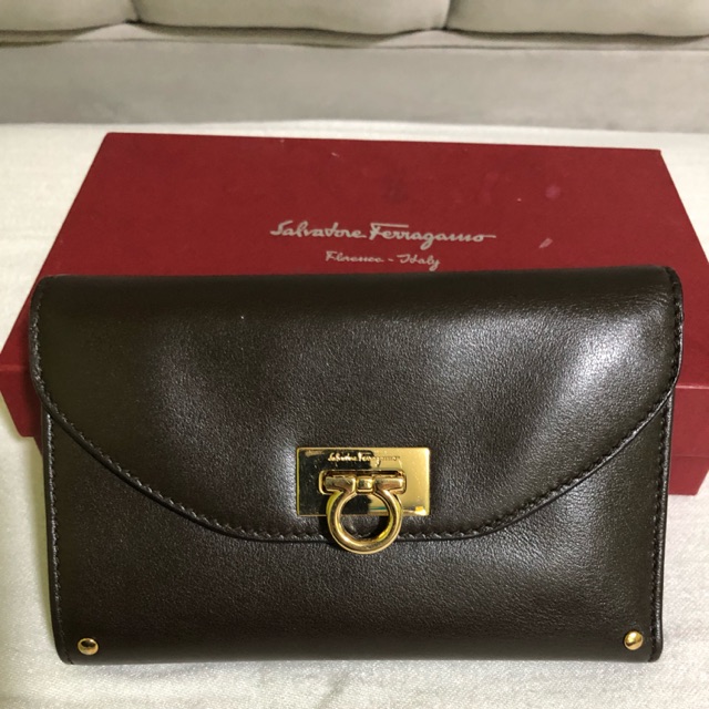 salvatore ferragamo wallet