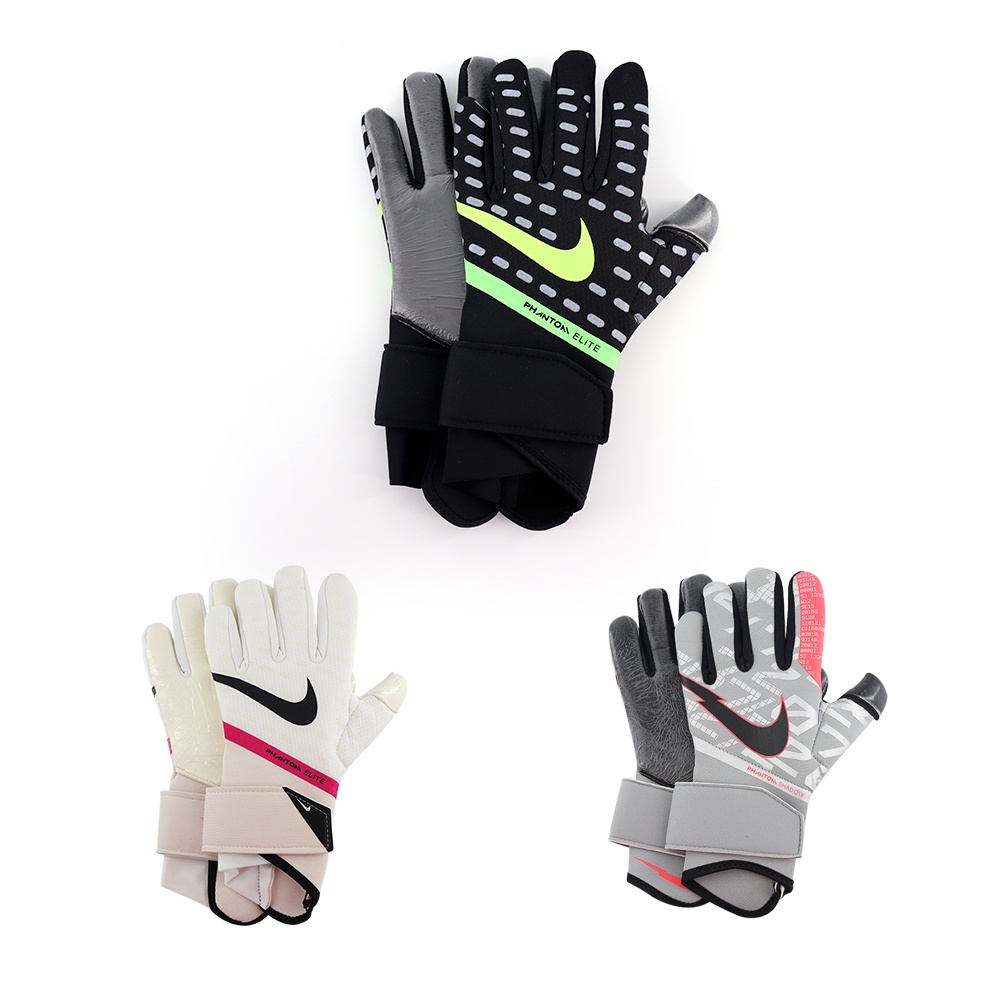 Football goalkeeper deals inner gloves