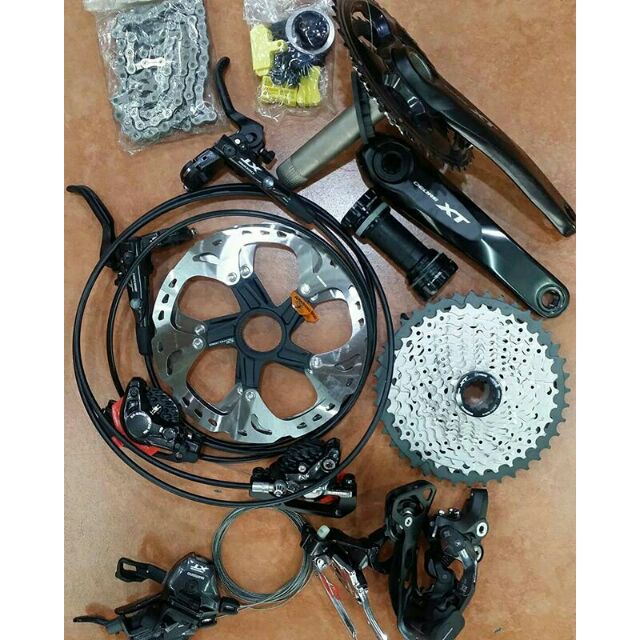 Shimano deore best sale xt groupset 3x11