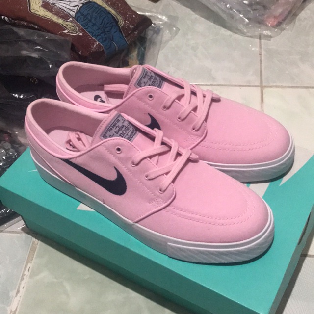 Nike sb janoski store prism pink