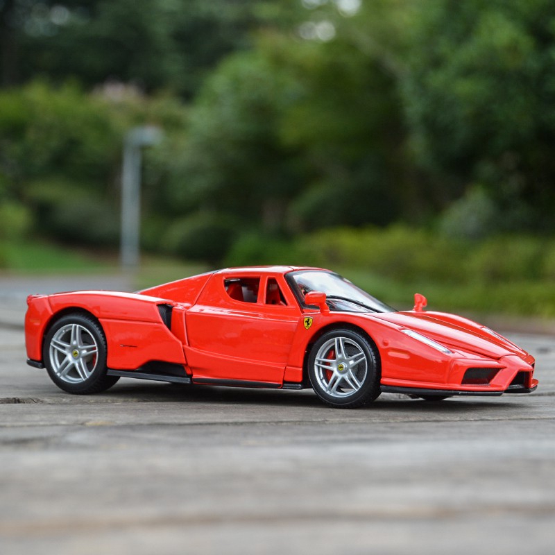 Static Die Cast Vehicles, Model Car 1 24 Ferrari