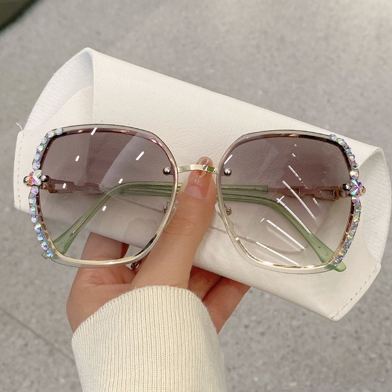 Wholesale Square Woman Vintage White Sunglasses 2022 New Model High Fashion  High Quality Sunglasses Acetate Shades Sun glasses From m.