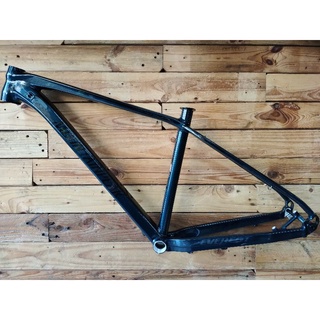 Frame best sale thru axle