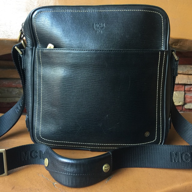 Mcm men hotsell sling bag