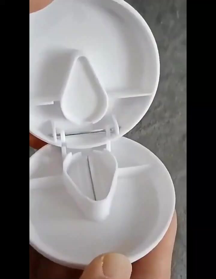 Em Square Round Transparent Pill or Tablet Cutter with Medicine Storage ...