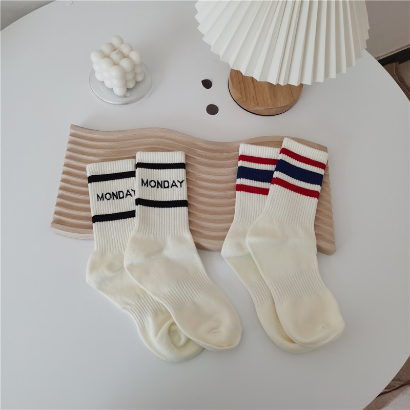 Monday highnecked white socks with stripes between the Calves Shopee