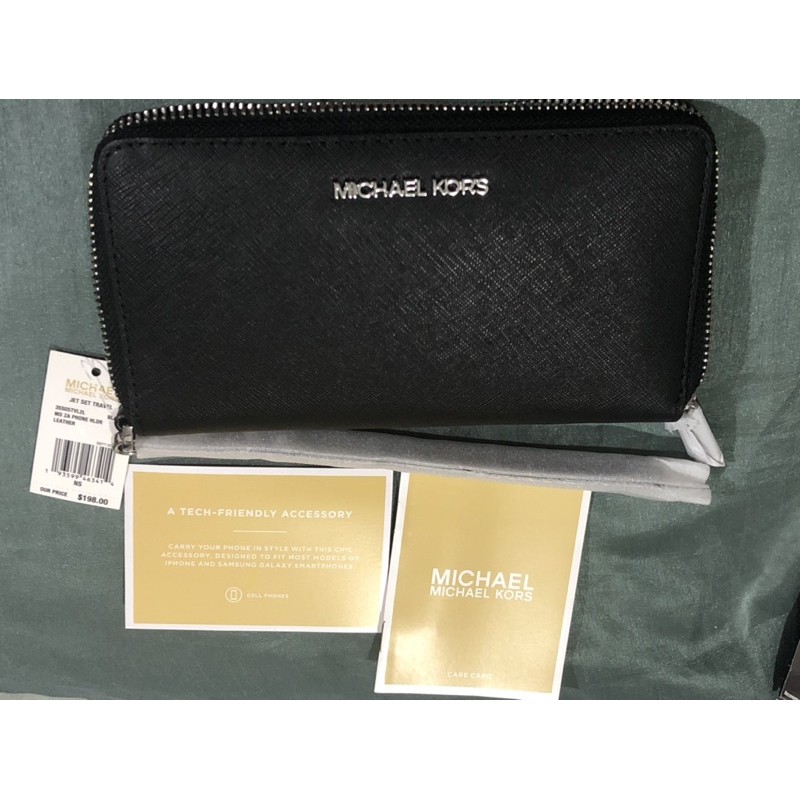 Michael kors hot sale wristlet clearance