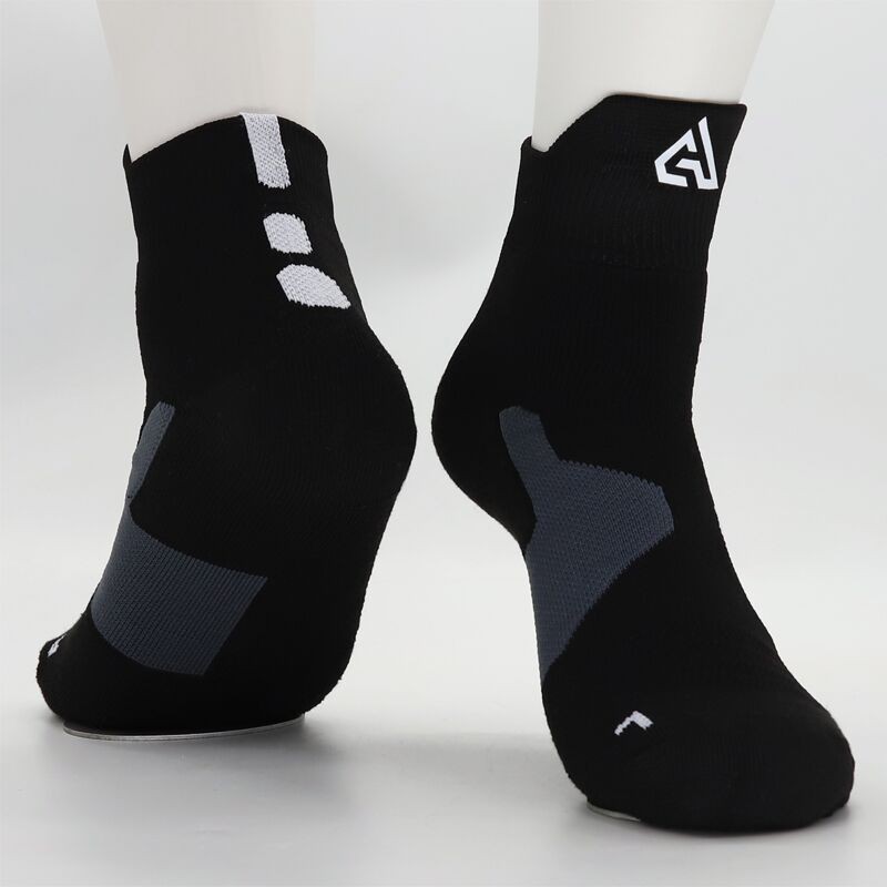 Giannis nike socks online