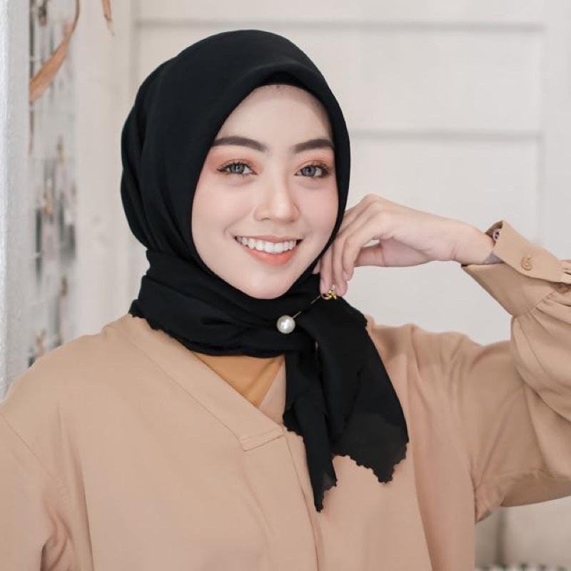 Laser Cut Sandalwood Rectangular Hijab Triangle Hijab With Texture Of 