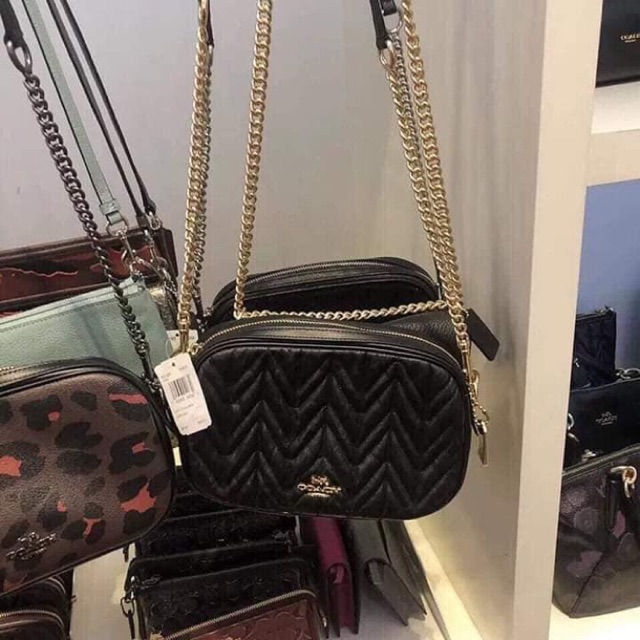 Coach isla outlet chain crossbody size