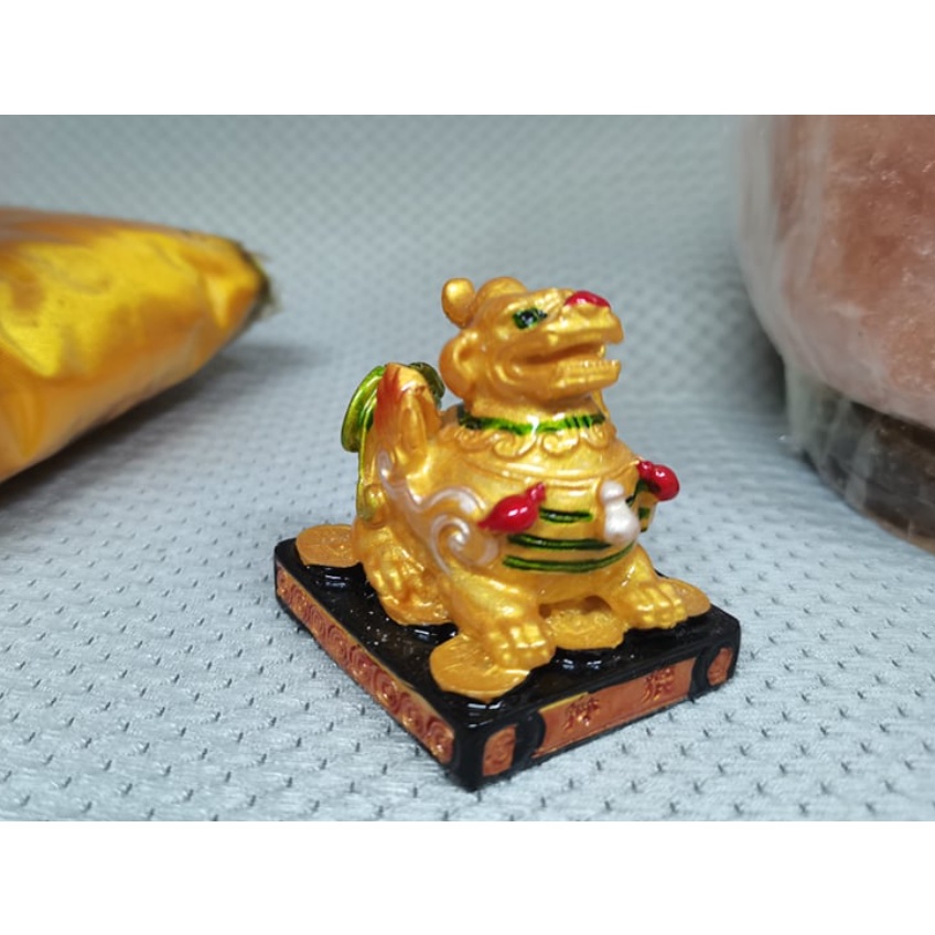 LUCKY CHARM PI YAO FIGURINE MONEY CATCHER (HEIGHT 5CM) Wall decoration ...