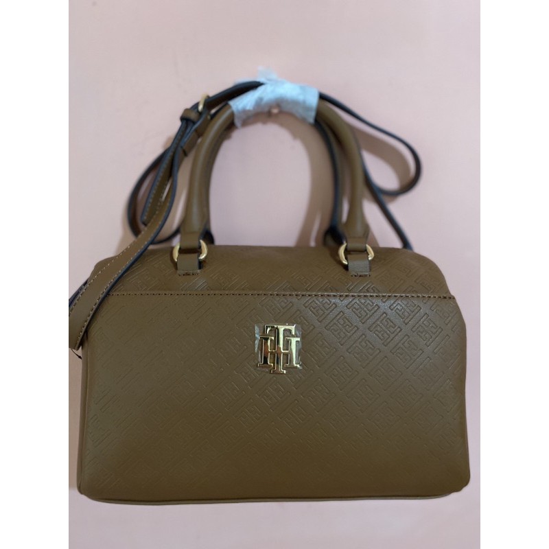 Tommy hilfiger cheap doctors bag