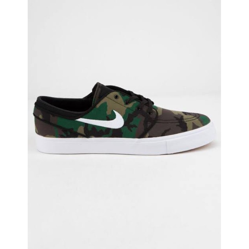 Janoski camo outlet slip on