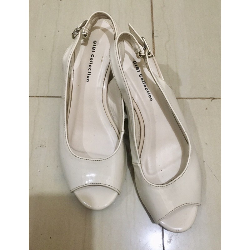 Gibi Shoes in Wedge size 5 Shopee Philippines