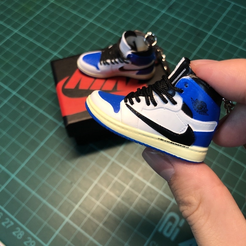 j1 travis scott high price