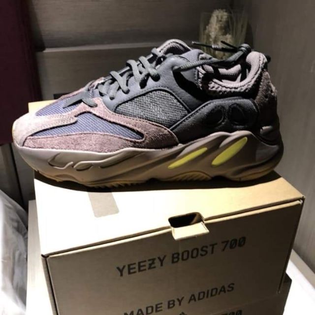 Yeezy 700 hot sale shopee