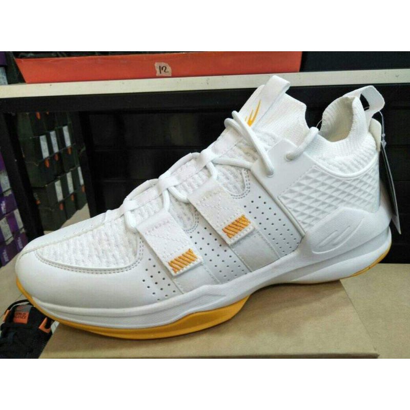 World balance HOTSHOT FOR MEN Shopee Philippines