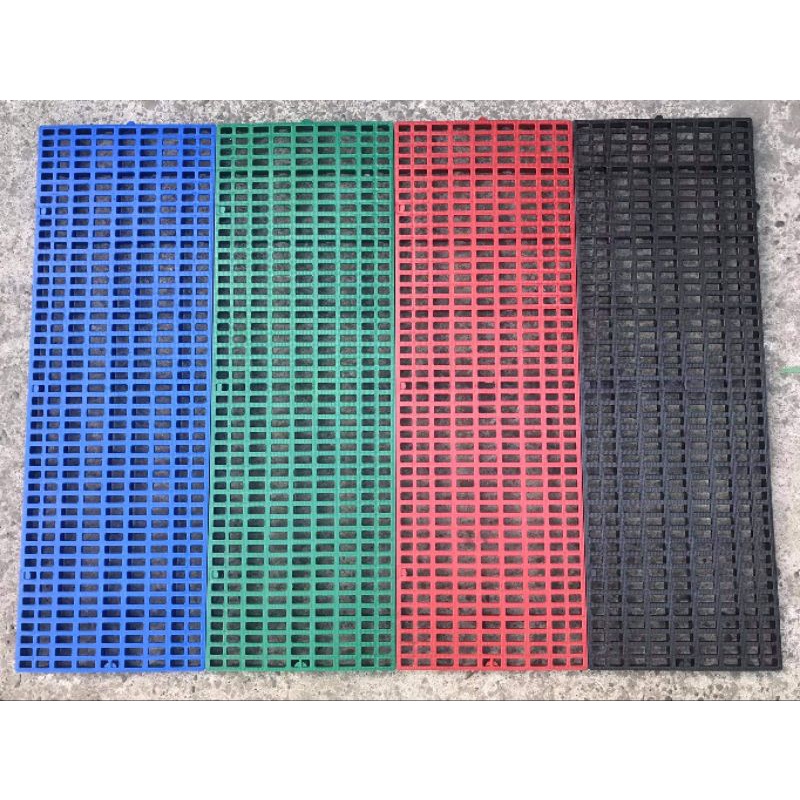 Plastic matting for hot sale dog cage sizes