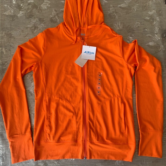 Uniqlo on sale orange hoodie