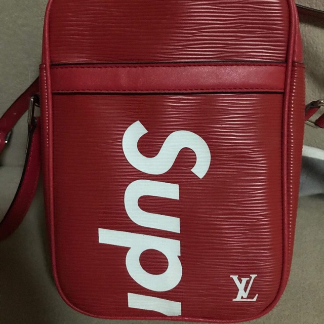 Louis Vuitton x Supreme Sling Bag