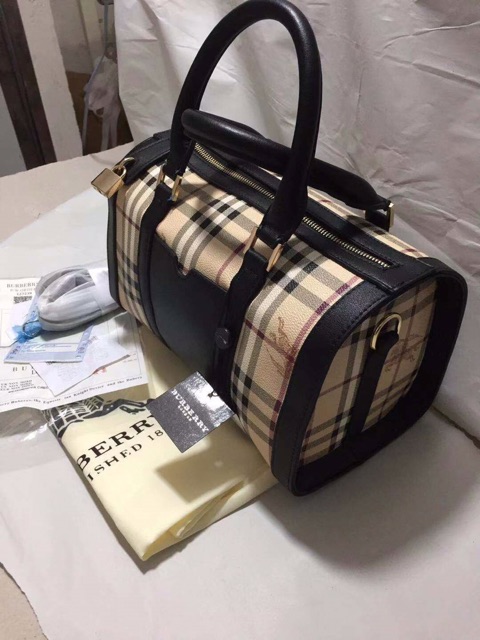 High quality BURBERRY DOCTORS BAG WITH SLING Shopee Philippines
