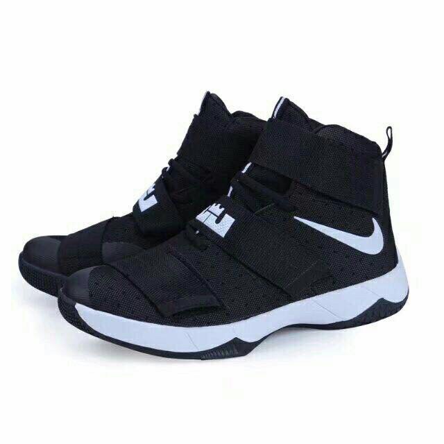 Black nike high hot sale top basketball shoes