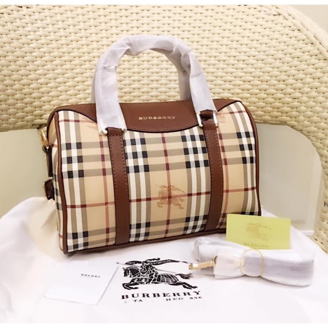 Burberry 2024 doctor's bag