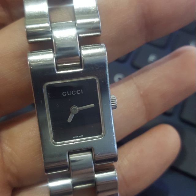 Gucci watch outlet 2305l