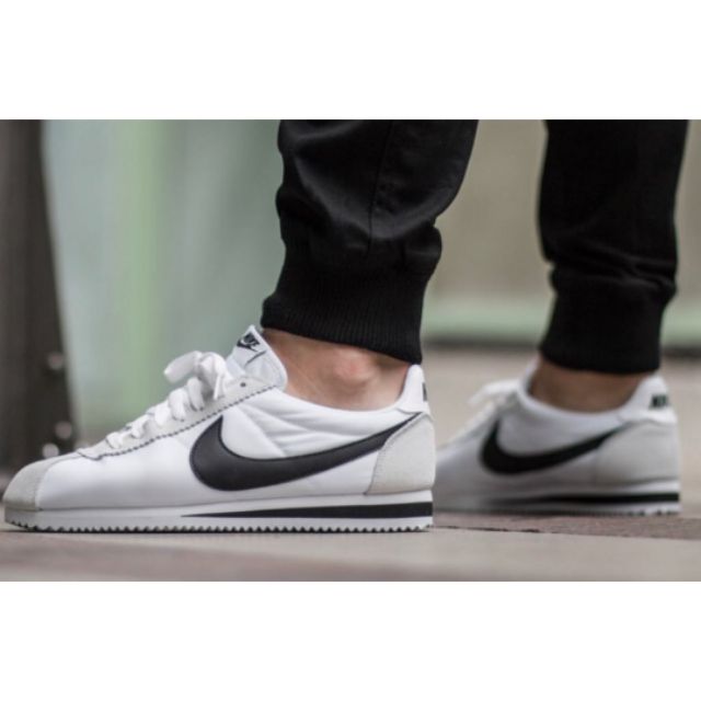 Nike cortez black white hotsell