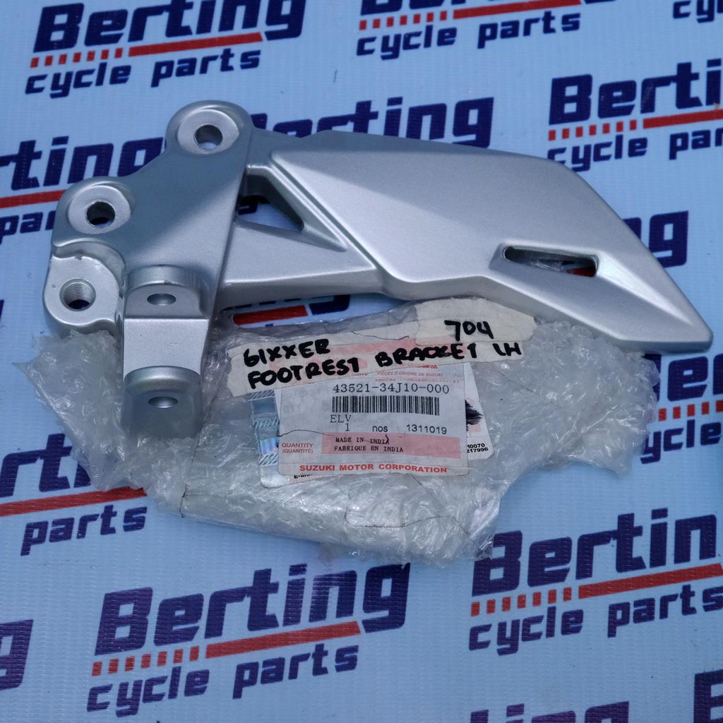 SGP FOOTREST BRACKET Suzuki Gixxer 150 Carb Genuine 4351034J20000