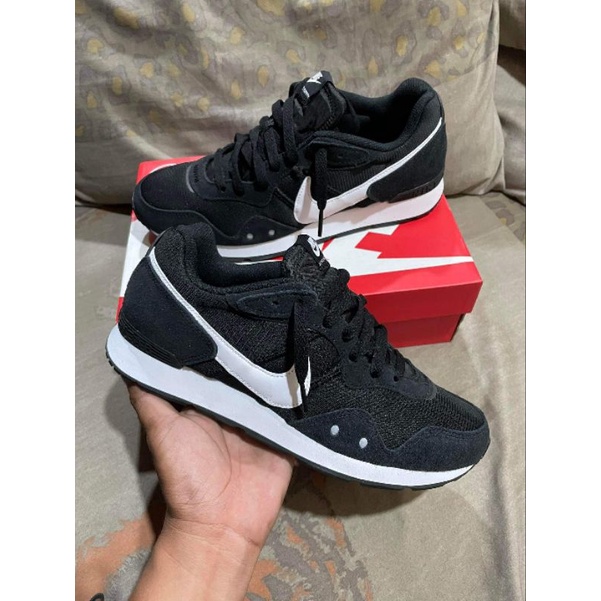 Nike Venture Trainers Black/White | Shopee Philippines