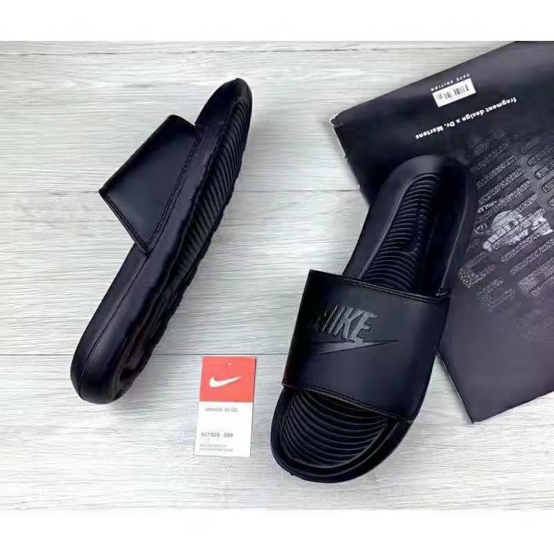 nike benassi slippers price