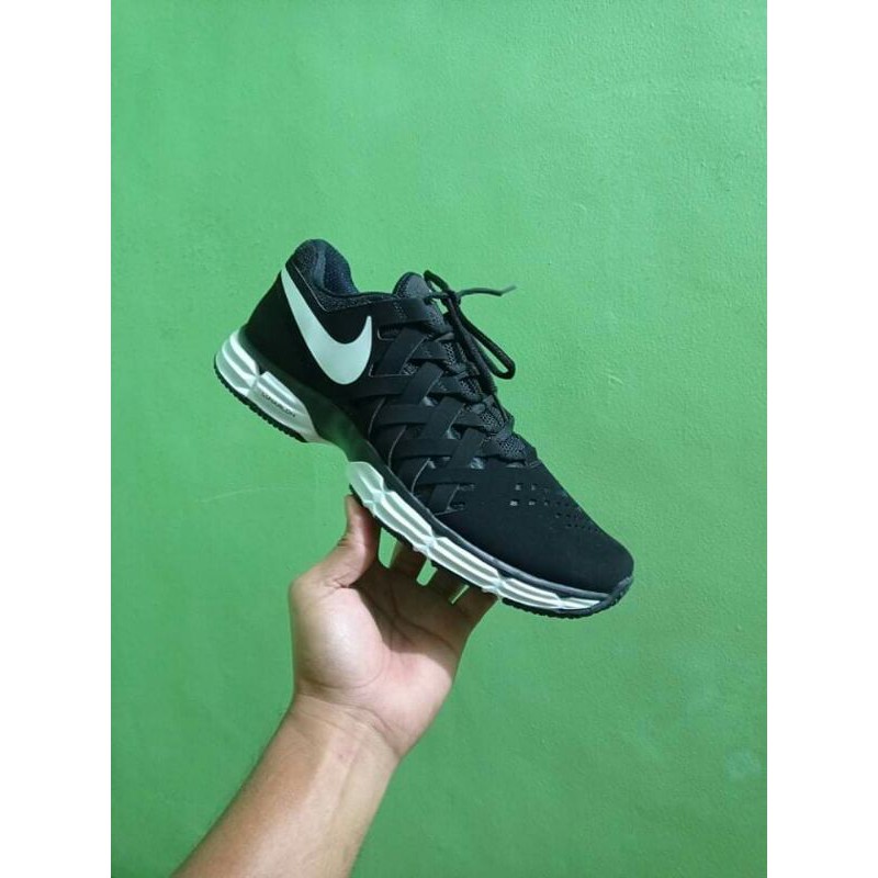 Nike lunar cheap fingertrap tr