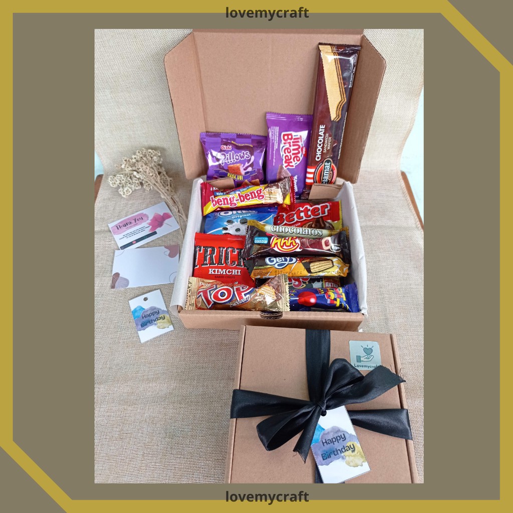 Snack box Contains 13pcs gift box hampers free request gretting card