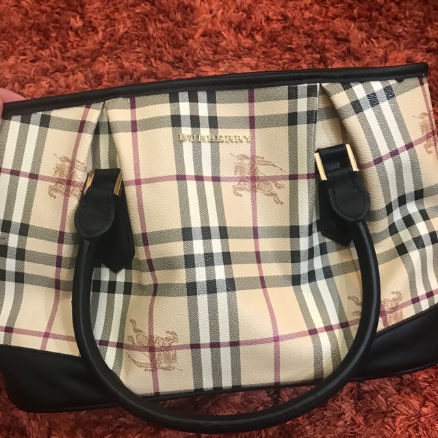 Burberry two 2025 way bag