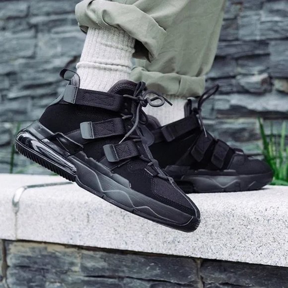 nike air edge 270 black