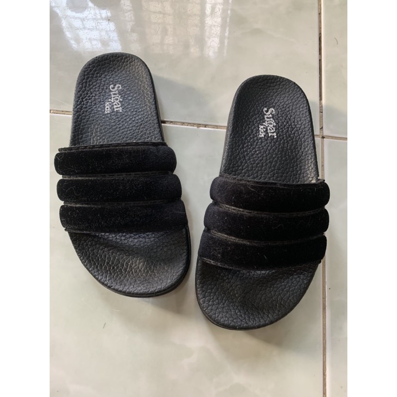 Black slippers online kids